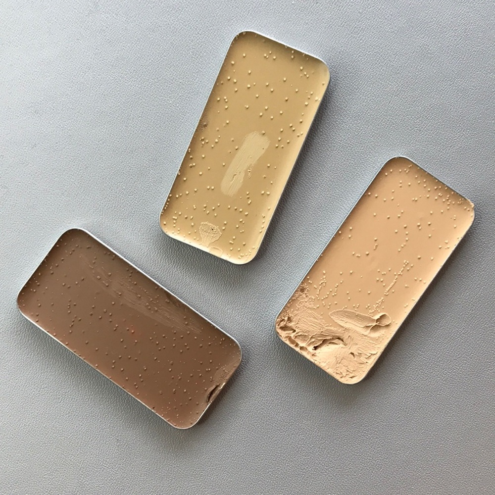 3 Maskcara foundation.Colrs:June,White Peach,Olive